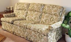 Nice clean couch, used in non-smoking, non-pet environment.