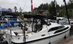 2007 MacGregor 26M - If you're looking for a clean and well-maintained 26M, this is worth a look.
One-owner boat has been in fresh water since new. Dry-land stored in winter. Immaculate condition. Meticulously maintained.
Hull:
Â· Interprotect 2000E epoxy