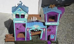 matchbox haunted house with plastic car mat - $6