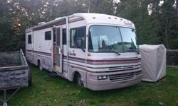 1994 32' bounder with 146,000km, has blown 454 chev engine. Interior is in excellent shape. Outside and roof is in good shape. No leaks, has 4000w onin generator, hydraulic levelers. Sleeps 6. Has queen size bedroom. Stove, oven and microwave. Just needs