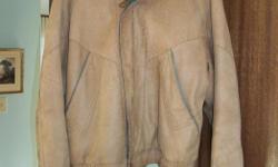 Original NZO rugged. NewZealand outback Cooper collection leather bomber jacket. Good condition but could use a cleaning.