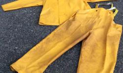 Men's Rain Gear, Size Large. Jacket and Suspender Pants.
Gently Used.