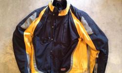 Mens size large First Gear TPG waterproof jacket, complete with removable liner. Good condition, no rips, tears or scrapes. Fits 5'-10" 180 lb