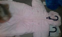 MONKEY ONE PIECE SNOWSUIT PERFECT CONDITION MADE BY SAFETY 1ST ASKING $10
PRETTY PINK ONE PIECE SNOWSUIT WITH FLORAL DESIGN BY ZIPPER NEVER WORN MADE BY MINI ROBIN ASKING $15
COMES FROM SMOKE FREE HOME
CALL ANYTIME MY NAME IS CYNTHIA
