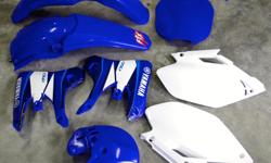Full brand new plastics kit, includes new shroud graphics, fits 2003 to 2005 Yamaha YZ, both 250F and 450F. This was installed on a project bike and then removed, never left the garage. I have lots of used plastic for 96 and up YZ as well.