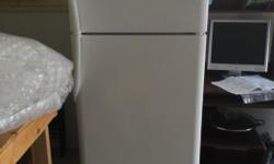 Non working fridge but can be used for parts