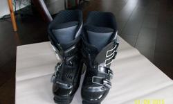 Mens size 7 1/2. In very good condition