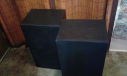 SET OF BLACK PHILIPS SPEAKERS,GREAT SOUND TO THEM,SPECS. ARE IN PICTURES,HI PROFORMENTS ,VERY GOOD CONDITION/MEASURE 26 INCHES TALL,SO MEADIEM SIZE ,PLEASE PHONE 250-741-7777 THANKS
( PLEASE LOOK ON KIJJI FOR PICTURES )
( PHONE CALLS ONLY PLEASE )