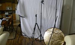 Set of Canadian Studio - TechPro Portrait Studio tripods, backdrops and supports , reflector etc. In excellent condition