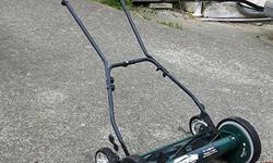 Yardworks 18" reel mower. Great condition. Cushioned grip. Handle folds for easy storage.