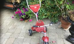 so much fun. for. toddler
a must have. to take. the little one. for a 'bikeride'. walk
as the baby gets older. the push handle unscrews and it is a full trike .
as new