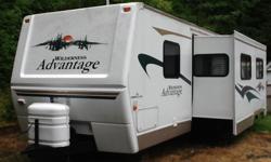 2004 30' Fleetwood Wilderness Advantage. Bunk model Sleeps 8. LRM Pull out. Air Conditioned.
Clean Original.