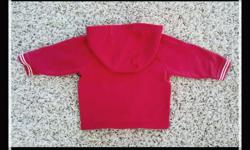 GAP HOODY, Size 6 ~ 12 months
-Red with white detail on sleeves
-My son wore it a couple of times as a Lil One
-Like new
-Machine wash & dry
Xposted
Text 2508887608