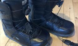 Ride Snowboard Boots, Size 9.5 men's (approx size 7.5-8 women's), Model Anthem, excellent condition, approx 4 years old
Anthem is a solid choice for a rider looking for a mid-flexing boot for all-mountain riding.
Grip Sole - A single piece sole that is