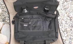 Nice roomy Roots laptop bag, few pockets, black canvas, as new