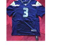 Brand new with tags, never worn Seahawks Russell Wilson Jersey.
Size 48, XL.