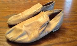 For sale one gently used pair of size 3 beige Bloch jazz shoes. In excellent condition. Asking $25. Please text 306-535-2306 or email if interested. Thanks.