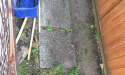 I have 7 large 18 X 18? Square stepping stones. Two are exposed aggregate. Two are broken, one just the corner one badly broken but all the pieces are there. Are these of use to anyone ? I am in James bay and you would have to pick them up as I can not