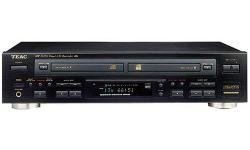 Teac rw cd22 CD player/recorder
Very good condition
Dual-well component CD recorder integrates with your hi-fi system--no need to use your computer (2x high-speed recording)
Optical digital-audio input and output, line-level analog input and output