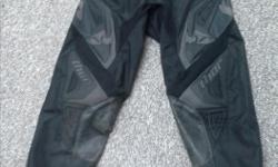 Size 28 Thor riding pants in great shape. No rips or tears. Great price. Located in Cobble Hill
