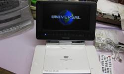 portable toshiba dvd player home or battery oper. as new 75.00 / remote