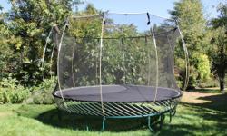 12ft round trampoline purchased from Costco. Great condition
Pick up only