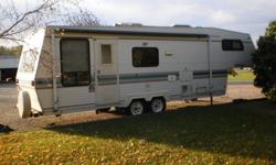 Fifth wheel 28 ft, nice cond. presently shedded. view pics at wwwbuyandsellfarmmachinery.com