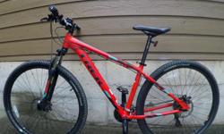 Selling an almost brand new mountain bike: 8 months of use and only on weekends. Bought this bike at Arrowsmith, Nanaimo bike shop with a Trek guarantee. The only reason for selling the bike is because IÂ´m planning on moving out of the province.
The