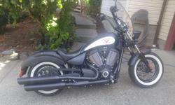 2013 Victory Highball.
1731 cc.
Bike is in mint condition with only 9620 km.
It still has nubbys on tires.
Have factory windshield on that is quick release for removal. Paid 800.00.
If u ar looking for a great American muscle bike this will deffenetly fit