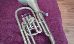 E Flat tenor horn
Early 1900's Class A, Williams Alto horn
Manufactured by RS Williams and Sons Co of Toronto est. 1906
In good condition with some minor deflection to the bell
A small amount of polish will bring it back to its original luster.