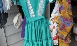 downsizing in my Shop on women's vintage clothing, this vintage Dress is handmade - Label: Made Especially for you Bessie Jang - it is sea green color with lace, it has short sleeves and a belt, the Dress is in excellent condition, selling the vtg Dress