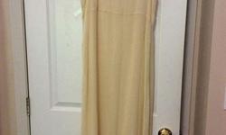 Ivory colored evening gown. Delicate lace detailed from the waist up. From India.
Company = April Cornell for Cornell tradings
Size = SMALL
Made in India
100% RAVON
Dry Cleaned.
140cm FROM SHOULDER 5'4" FROM SHOULDER
Purse = $5.00