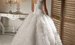 Gorgeous wedding dress. Designer Maggie Sottero, Model: Yasmin, Style Ball gown. You will truly be a Princess on your special day with this dress. Classy,anddefinitely has the WOW factor! Ivory size 6-8.
Wore it only once for my wedding last August. Has