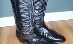 NOCONA Western Cowboy Boots
I think these are Kangaroo Leather
Made in Nocona Texas
Purchased in Reno Nevada
Black dress boot.
Very nice quality, and very comfortable.
Topy sole protectors since new
Polished and protected
Near new condition
Labeled as