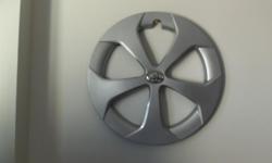 wheel cover for 2012 Prius to match photo