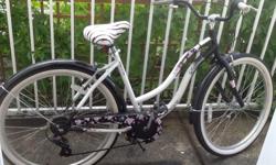 Gently used and in great condition, this bike is great for neighbourhood riding.