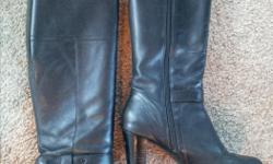 Denver Hayes quad comfort (and they are more comfortable than your average heeled boot) - ladies size 9, black leather dress boot. I love the look and feel but they are too big - seem to fit more like a size 9.5-10. Gently used. Fit a small calf.
Can