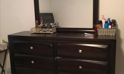 8 storage Drawers With A big Mirror.
Excellent Condition