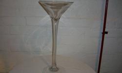 Martini Glass in great condition !
Approx. 2 feet in height
Also have multi-color LED light pad for $30 !!!
Reply to email or call  778 708 1830