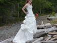 Stunning Incredible Strapless Wedding Gown!!!